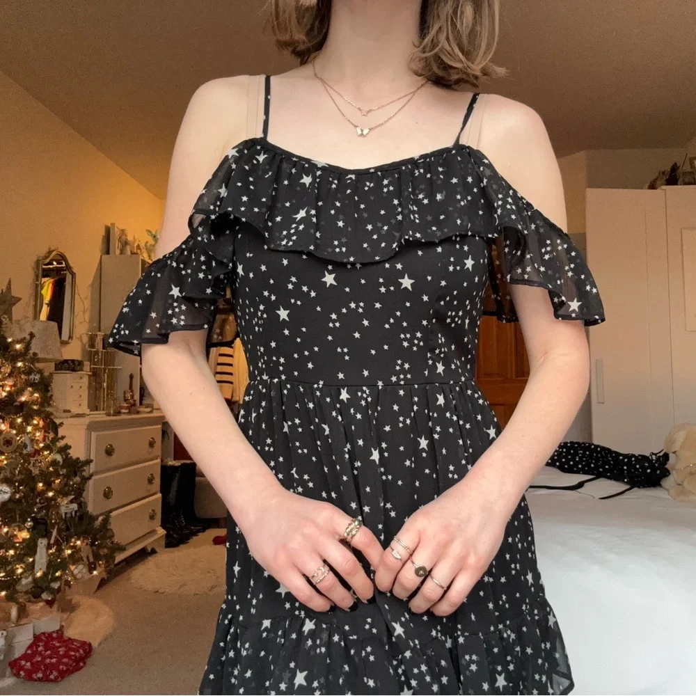 black and white star print off the shoulder tiered ruffle maxi dress - Picture 3 of 15